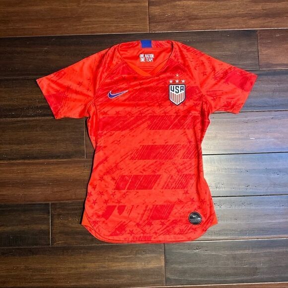 Nike USA Ladies Soccer Jersey - Picture 1 of 4